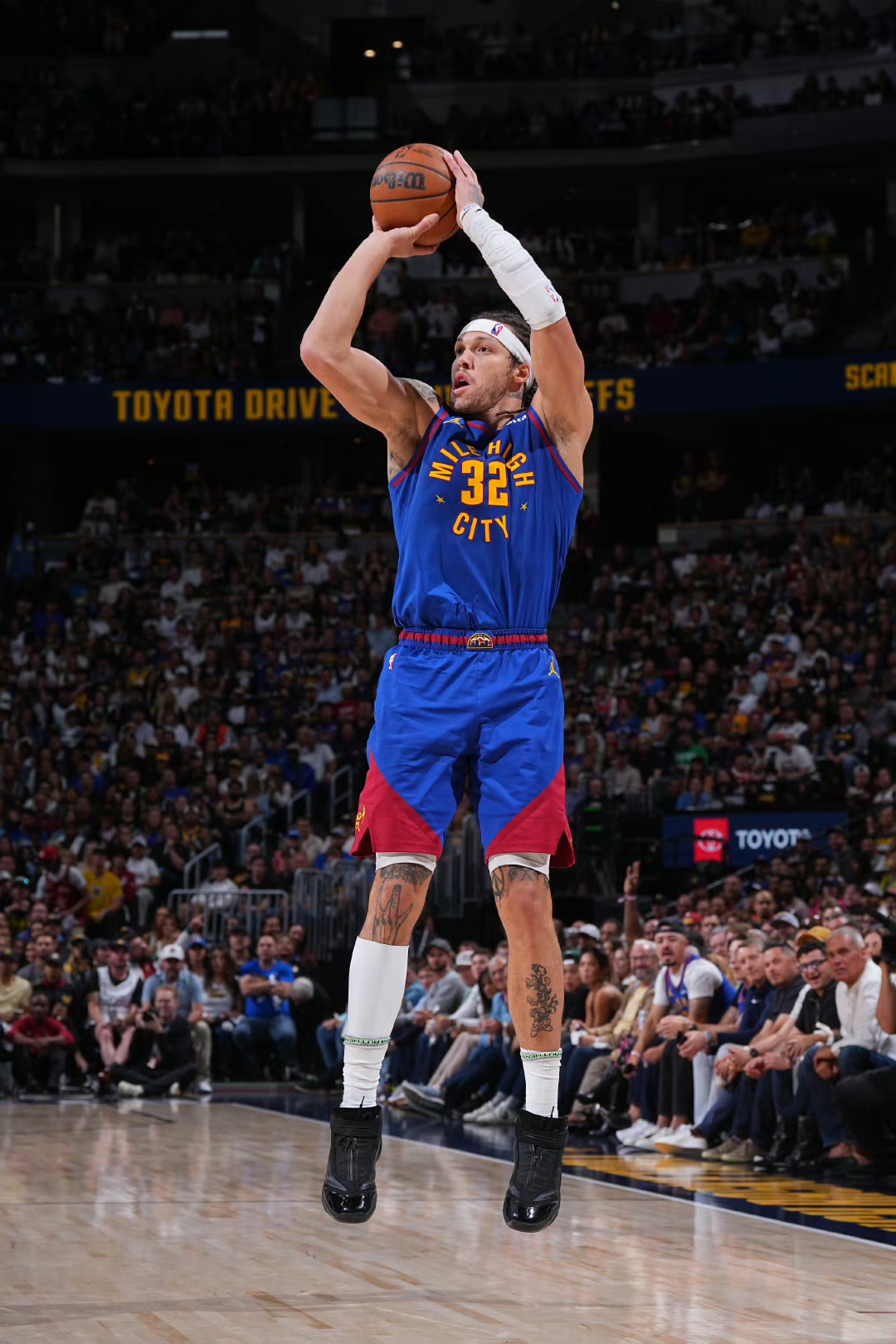 包含国际比赛日丹佛掘金扳平良机——德国杯节点到来；气氛紧张；临场指挥获称赞的词条