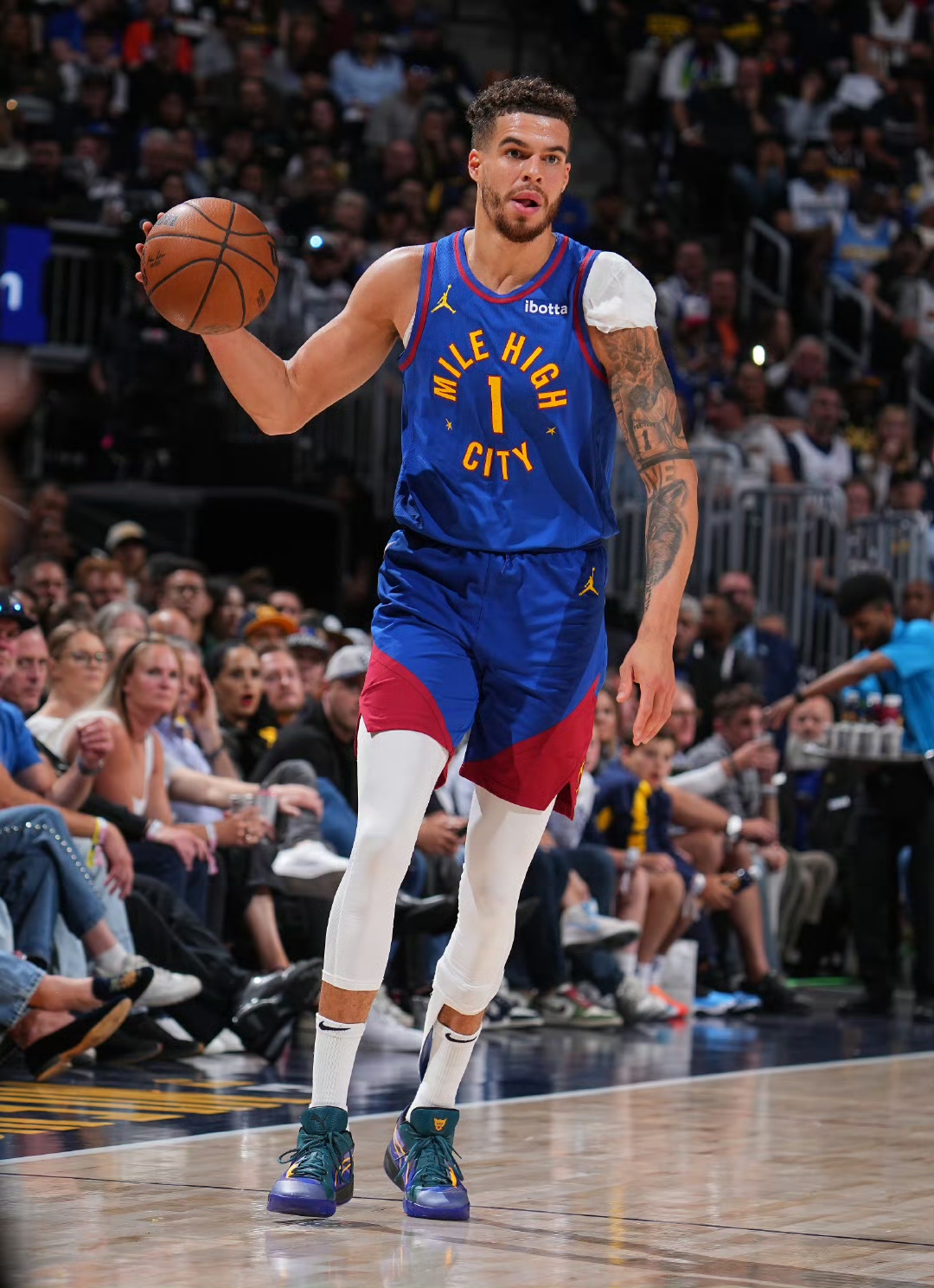 包含国际比赛日丹佛掘金扳平良机——德国杯节点到来；气氛紧张；临场指挥获称赞的词条